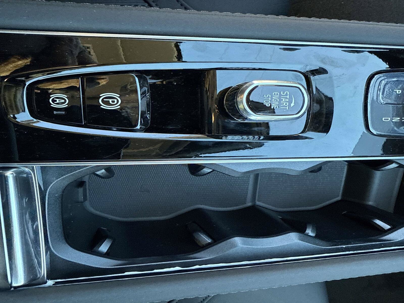 2026 Volvo XC90 Plus - Photo 31