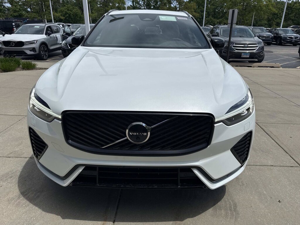 New 2026 Volvo XC60 plug-in hybrid T8 Plus SUV