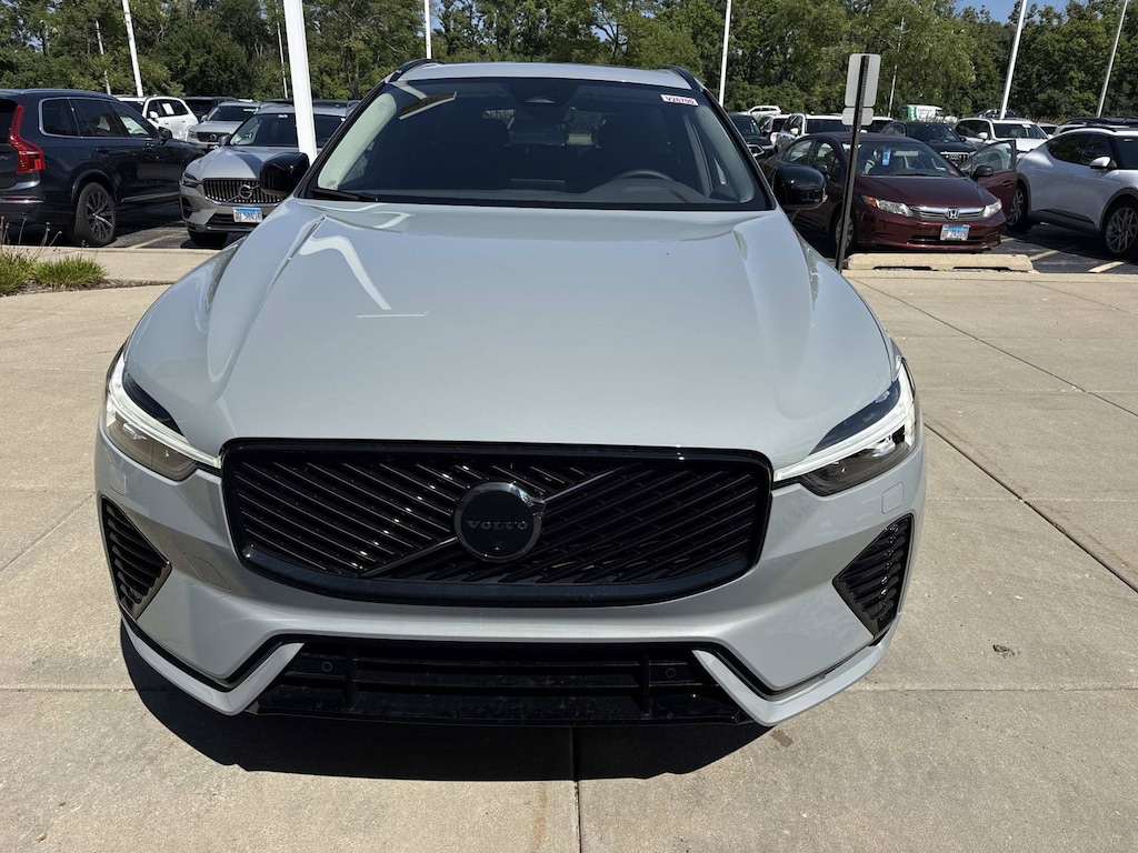 New 2026 Volvo XC60 plug-in hybrid T8 Plus SUV