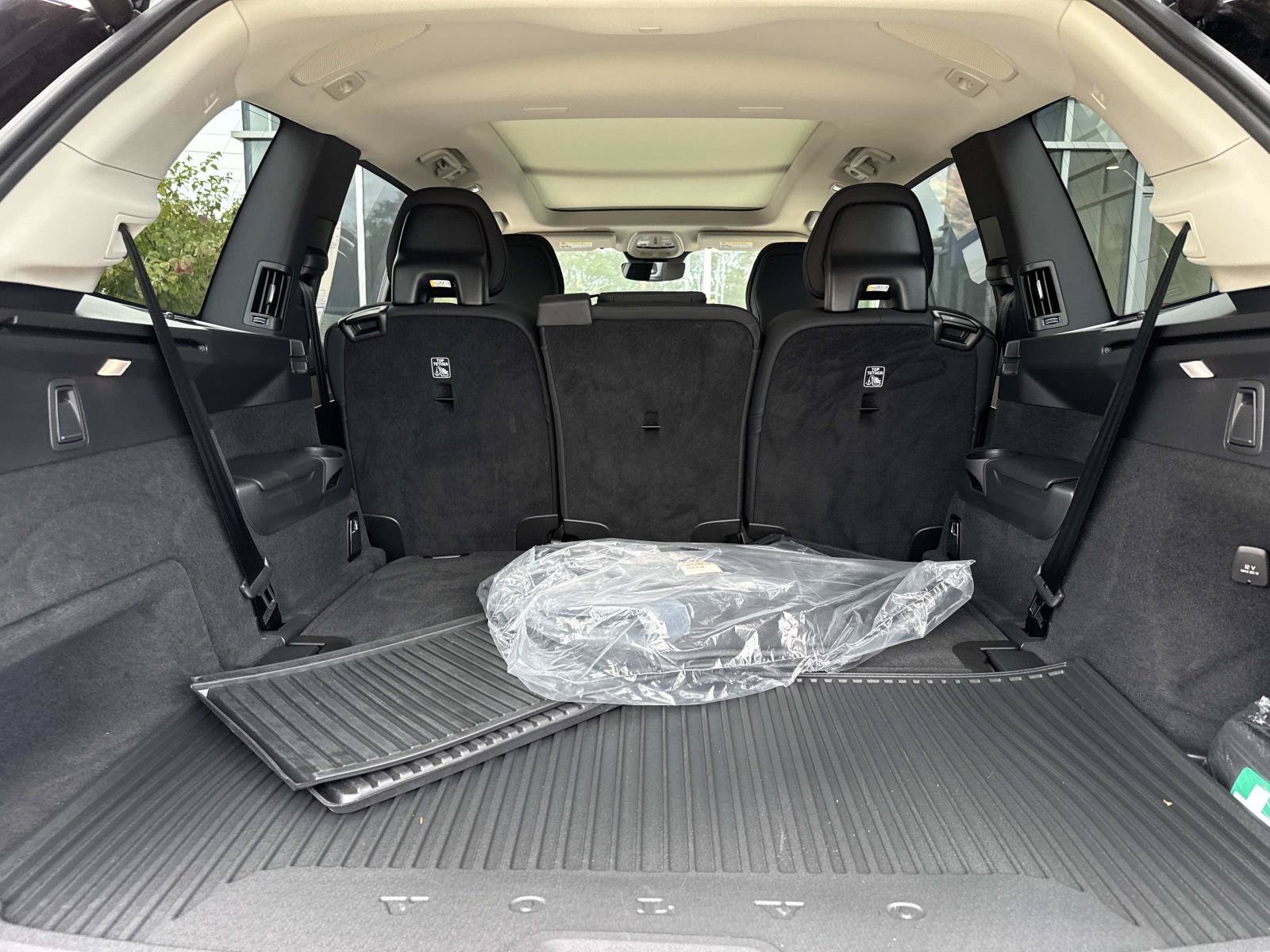 2026 Volvo XC90 Plus - Photo 10