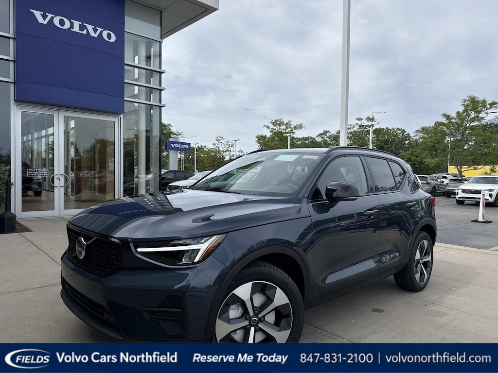 New 2026 Volvo XC40 B5 Core SUV