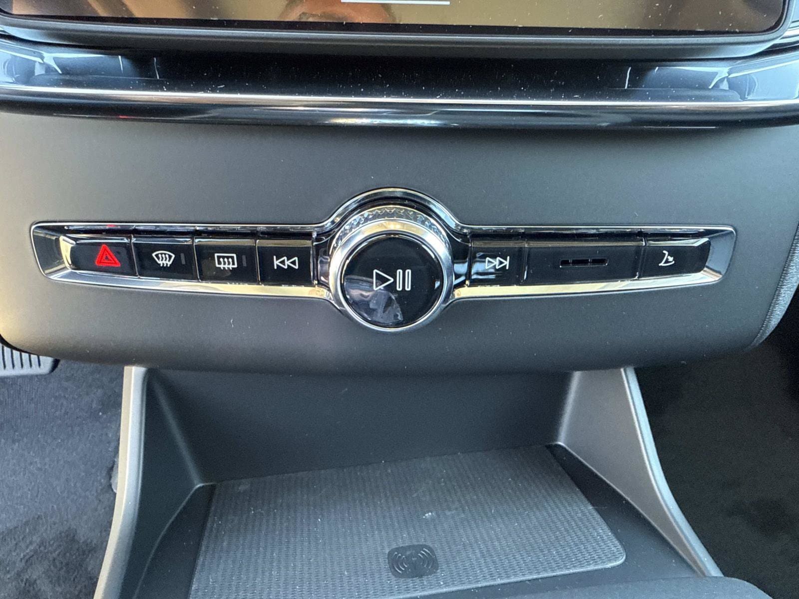 2026 Volvo XC90 Plus - Photo 29