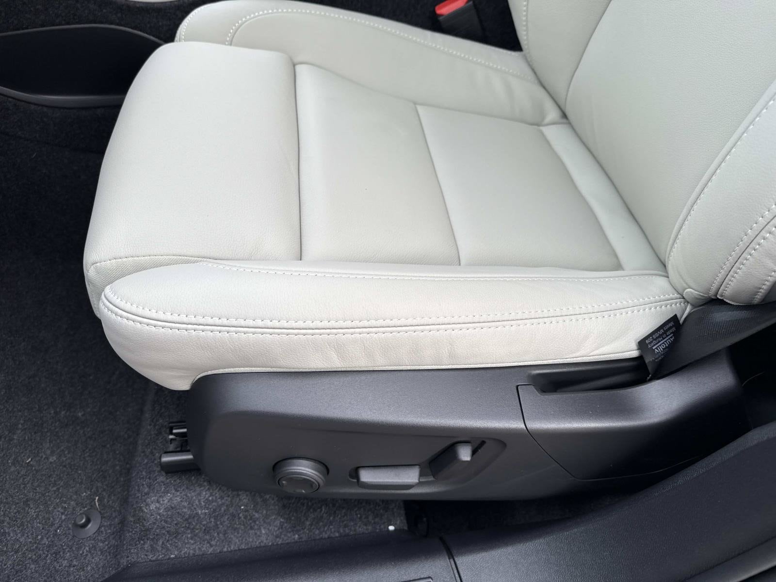 2026 Volvo XC40 Ultra - Photo 20