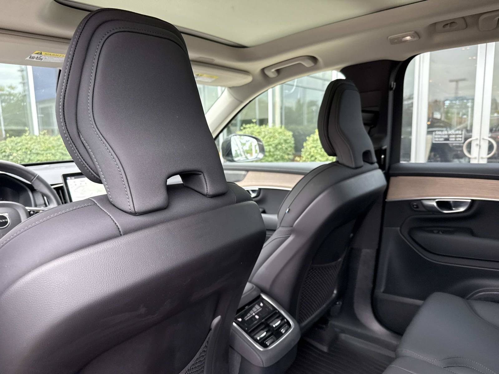 2026 Volvo XC90 Plus - Photo 18