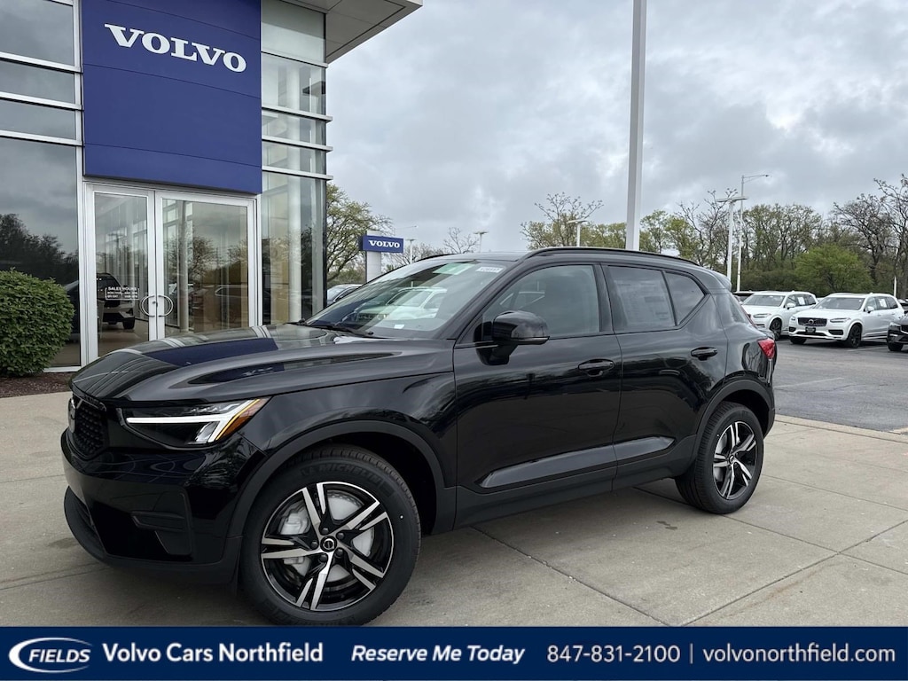 New 2026 Volvo XC40 B5 Core SUV