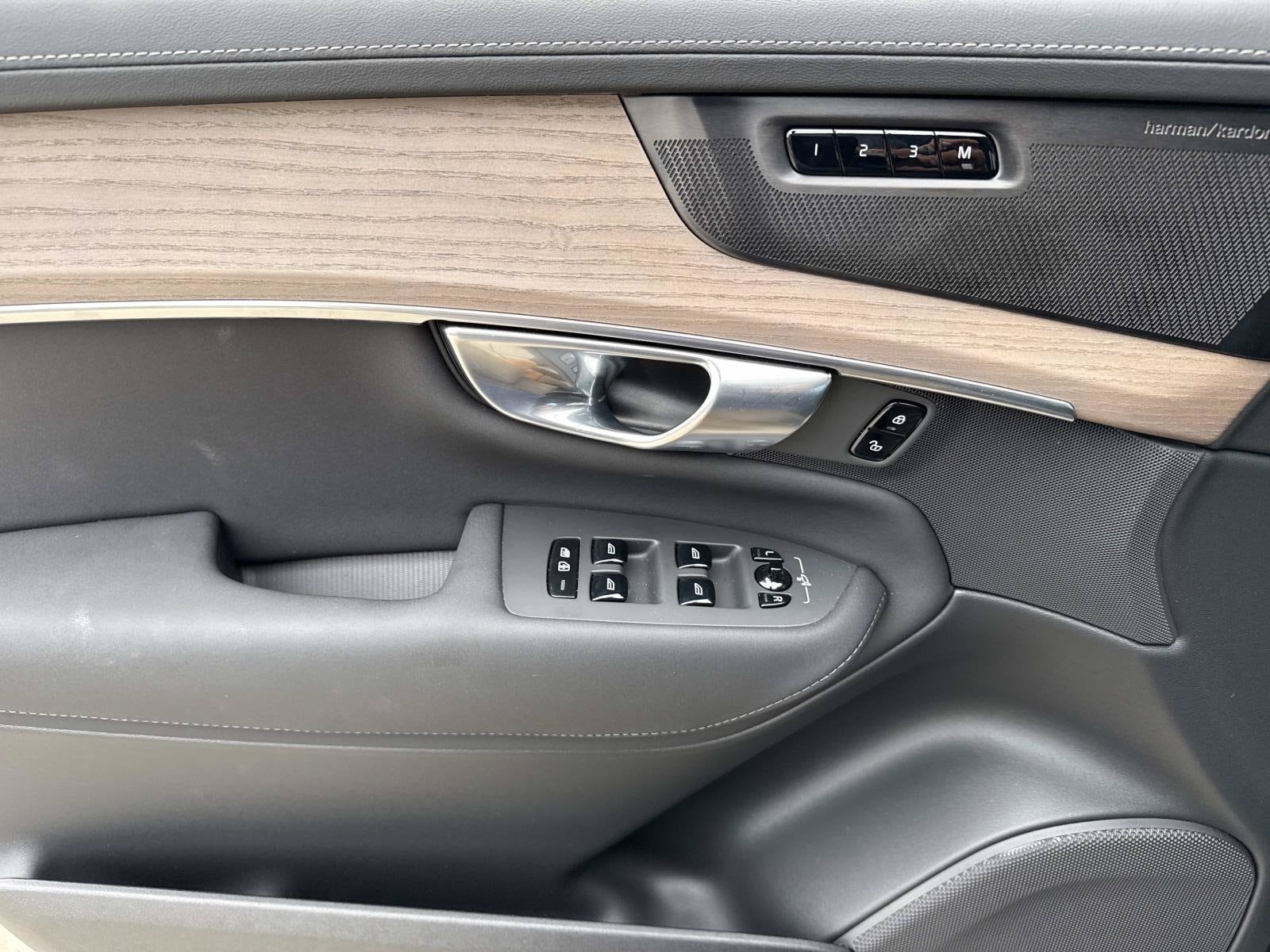 2026 Volvo XC90 Plus - Photo 21