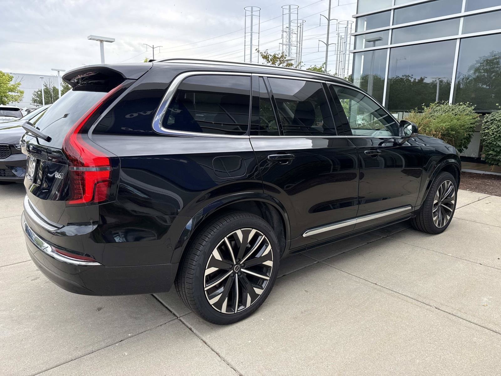 2026 Volvo XC90 Plus - Photo 6