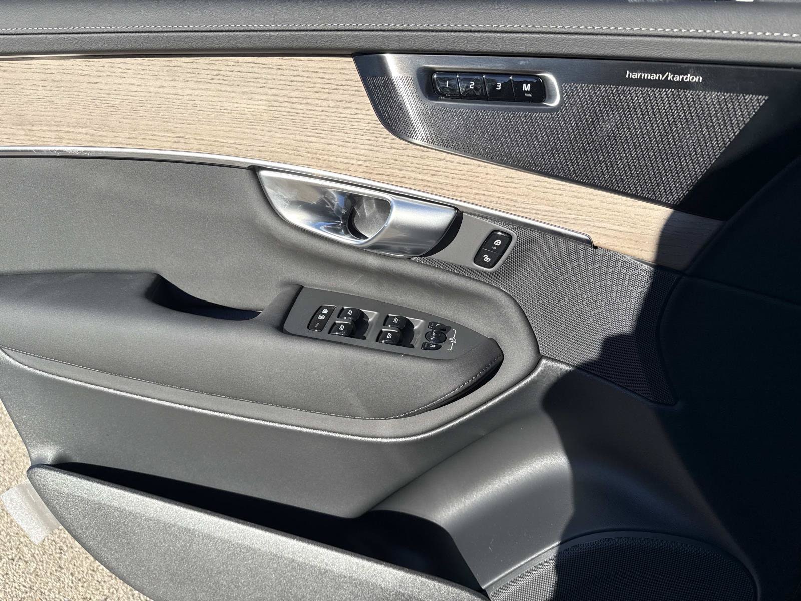 2026 Volvo XC90 Plus - Photo 20