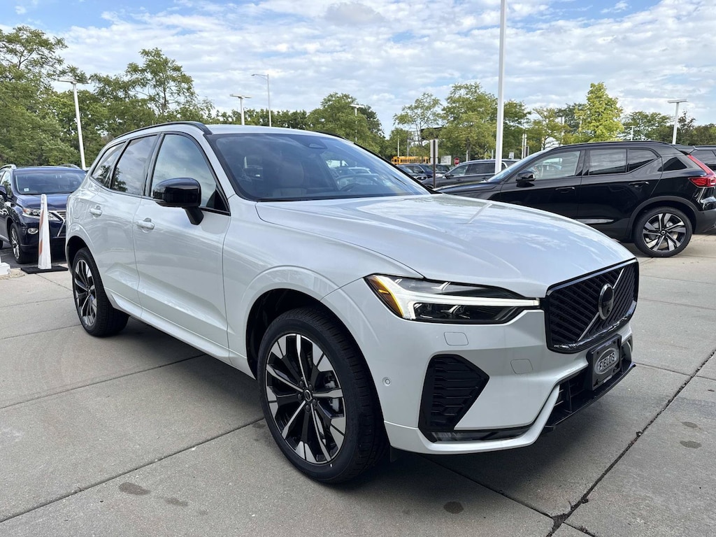 New 2026 Volvo XC60 B5 Plus SUV