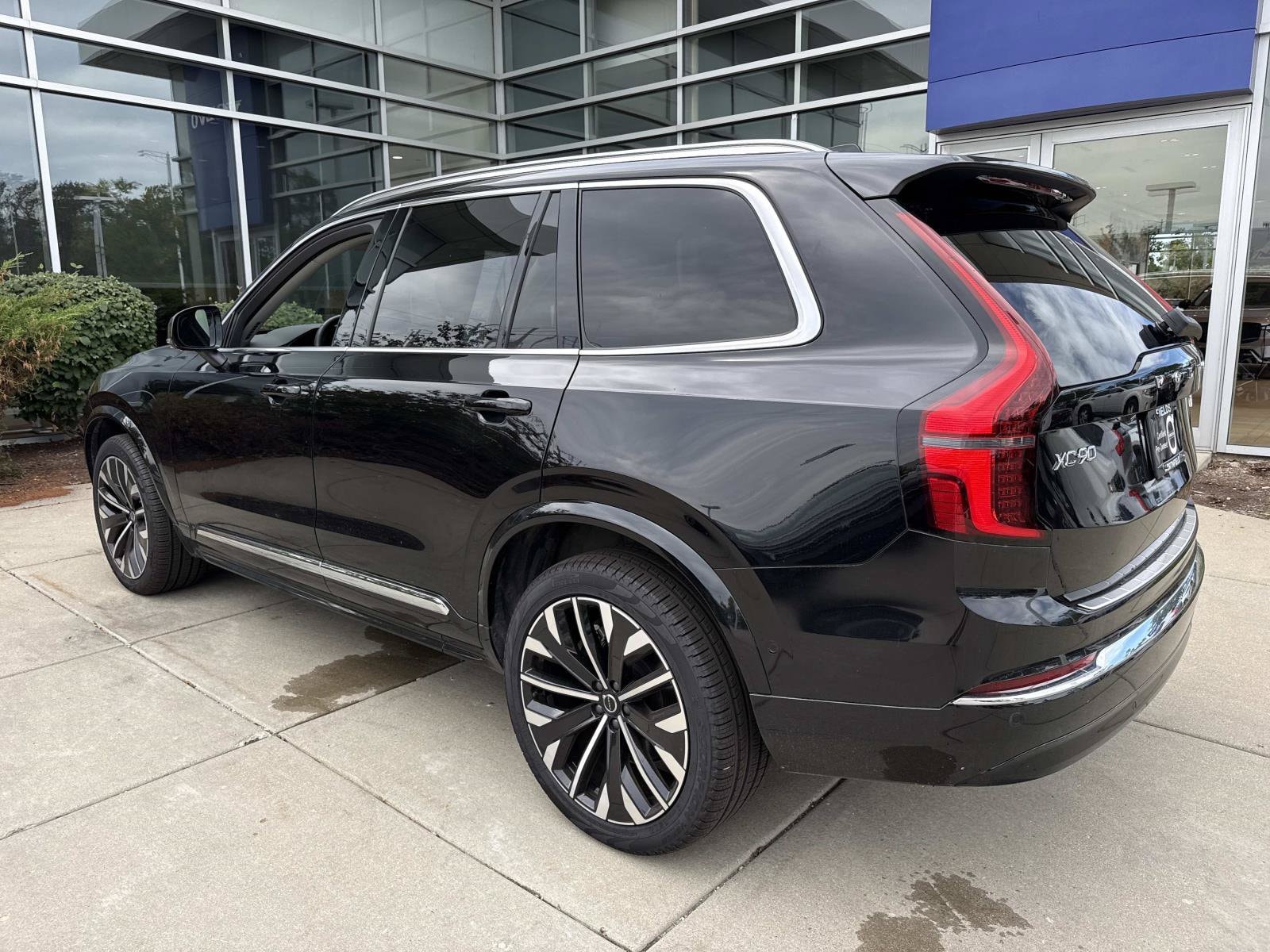 2026 Volvo XC90 Plus - Photo 8