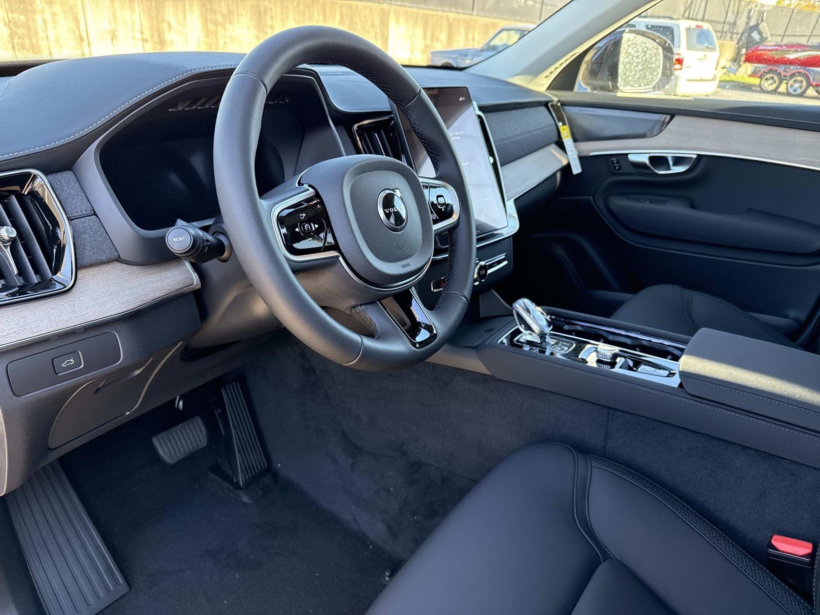2026 Volvo XC90 Plus - Photo 25