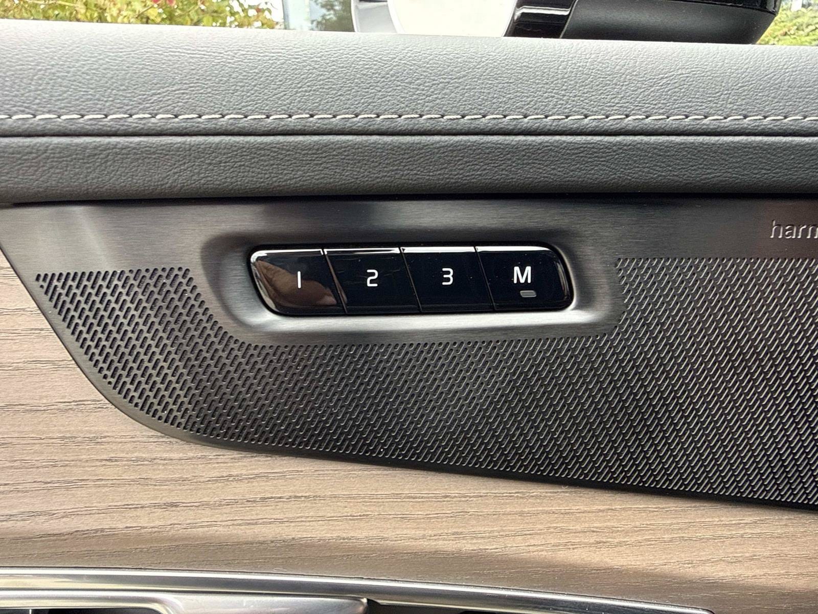2026 Volvo XC90 Plus - Photo 22