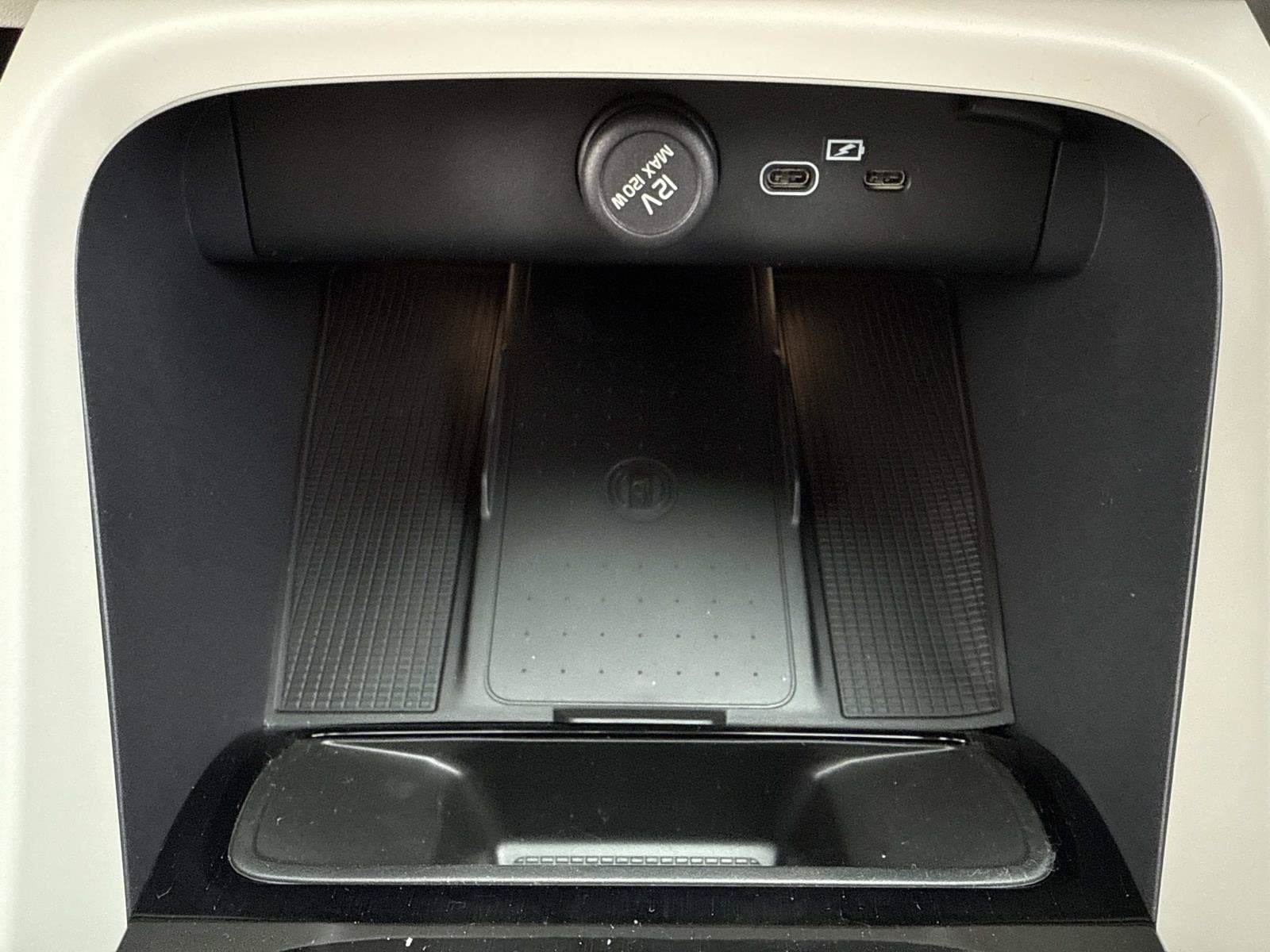 2026 Volvo XC40 Ultra - Photo 27