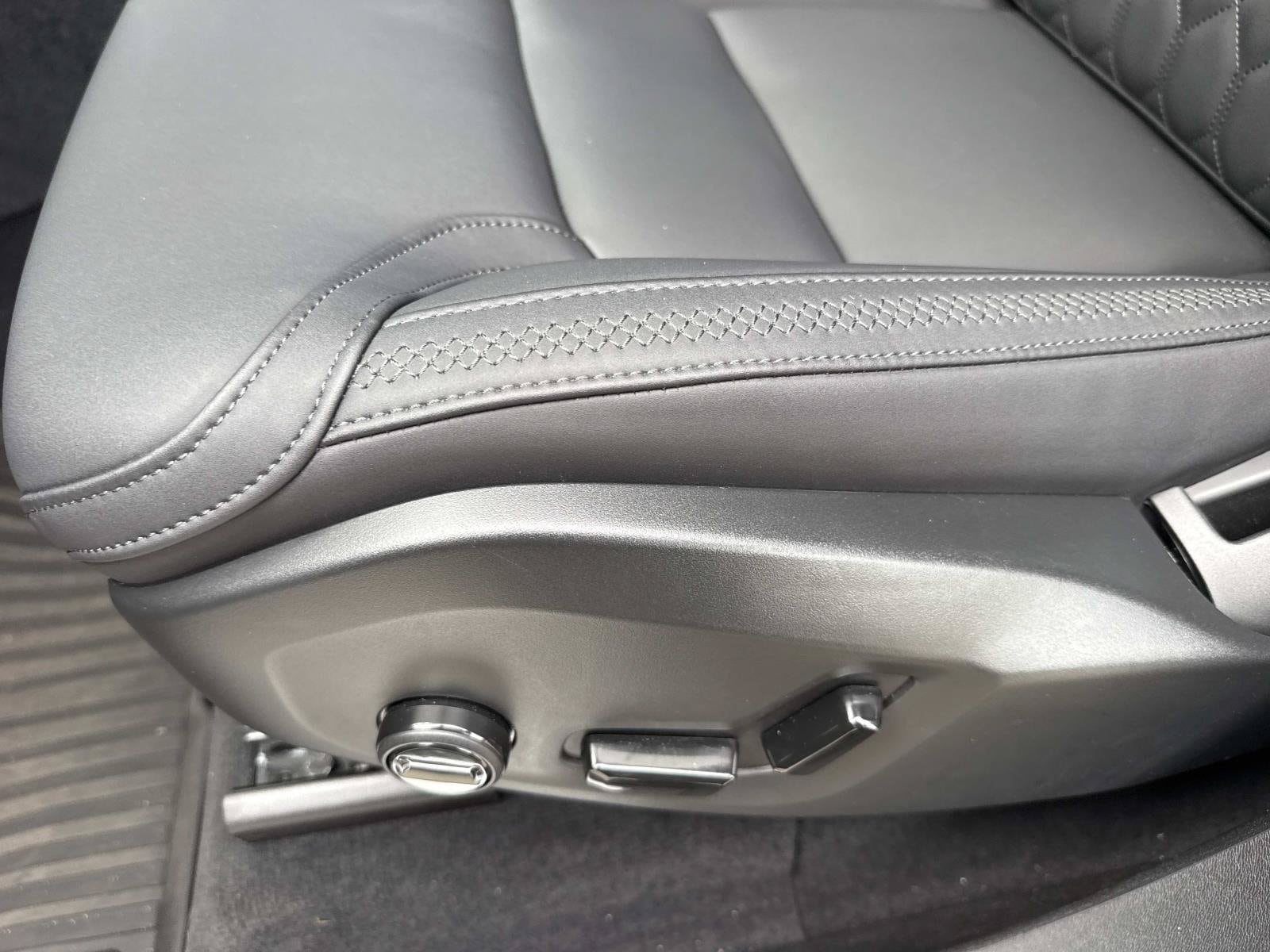 2026 Volvo XC90 Plus - Photo 24