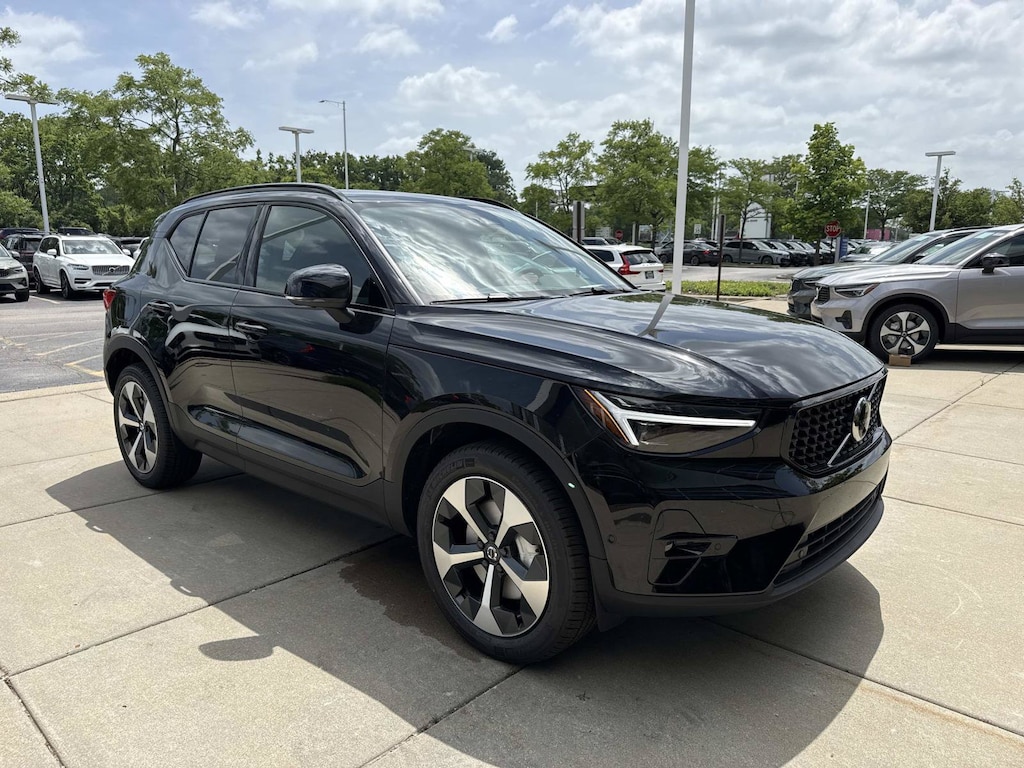 New 2026 Volvo XC40 B5 Plus SUV