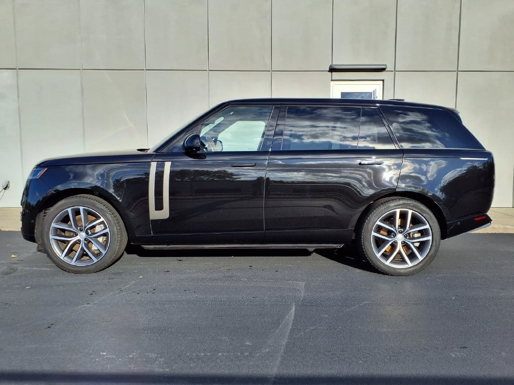 Used 2024 Land Rover Range Rover SE SUV