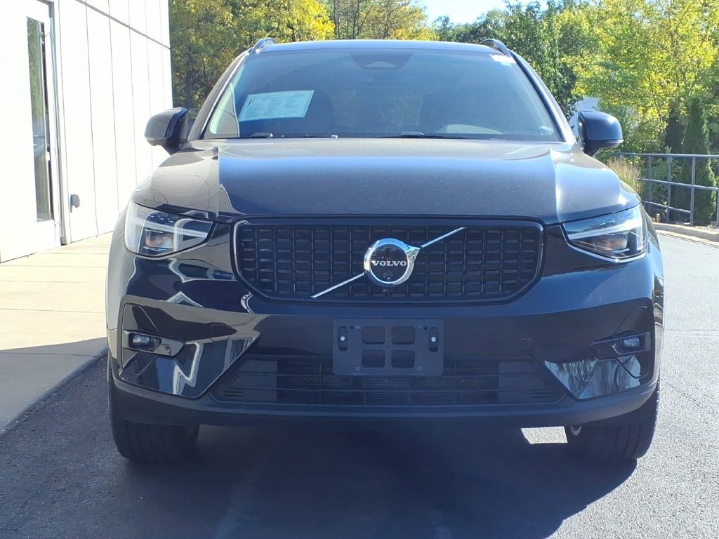 Certified 2024 Volvo XC40 B5 Plus Dark Theme SUV