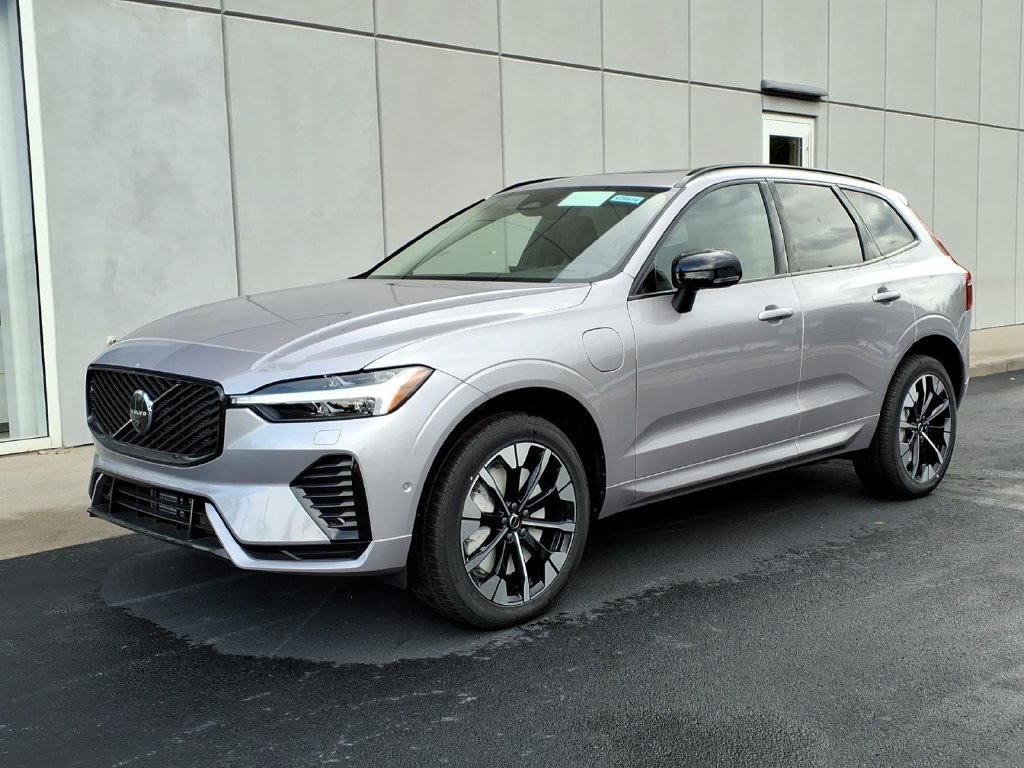 New 2026 Volvo XC60 plug-in hybrid T8 Plus SUV
