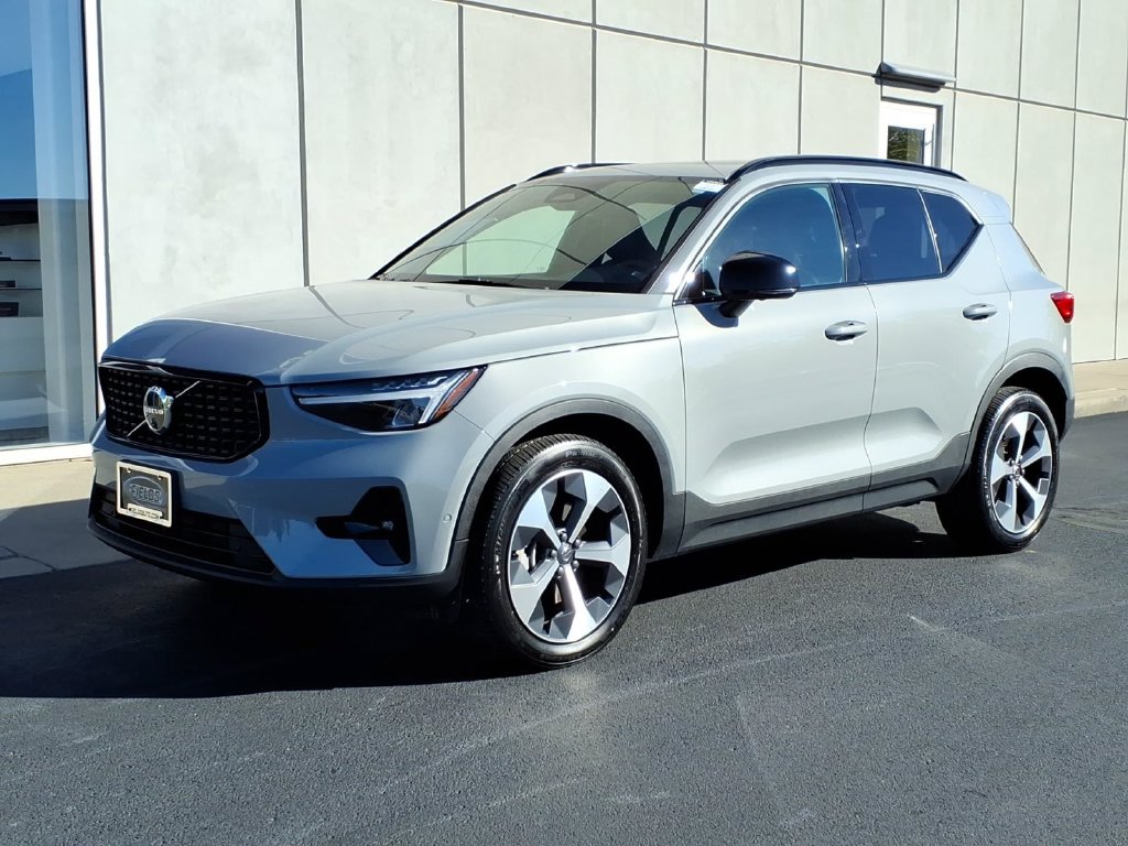 2024 Volvo XC40