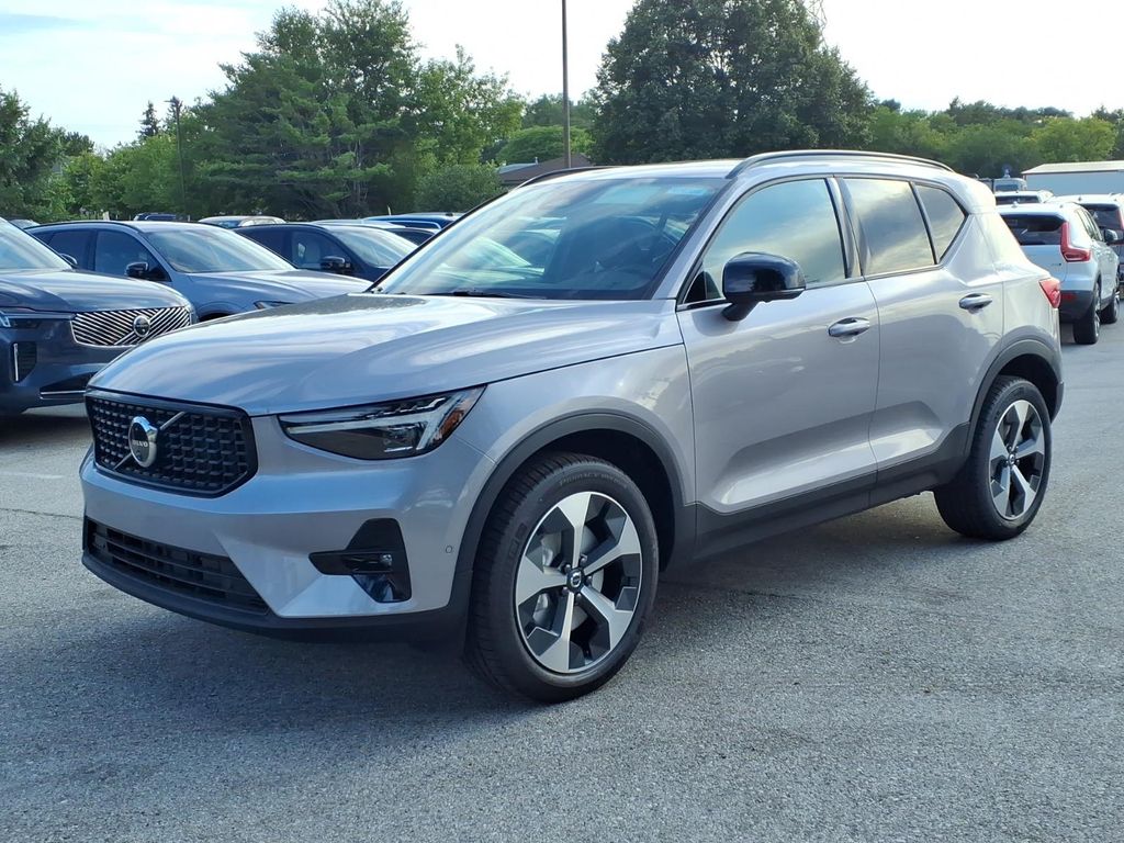 New 2026 Volvo XC40 B5 Plus SUV