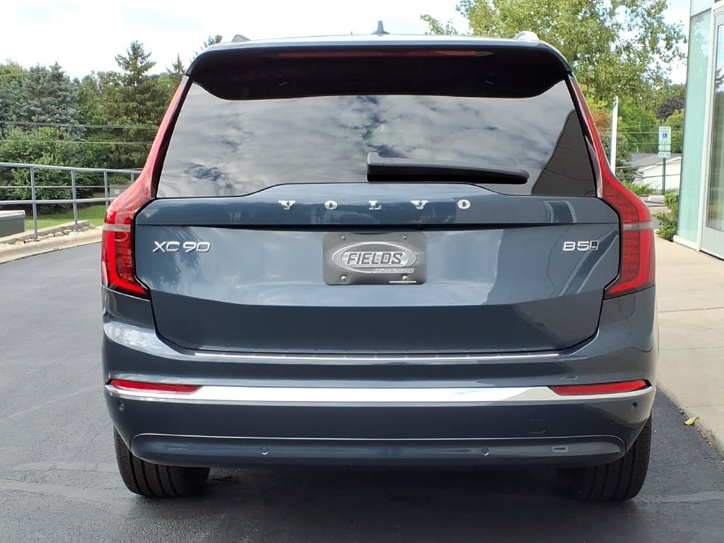 New 2027 Volvo XC90 B5 Core SUV