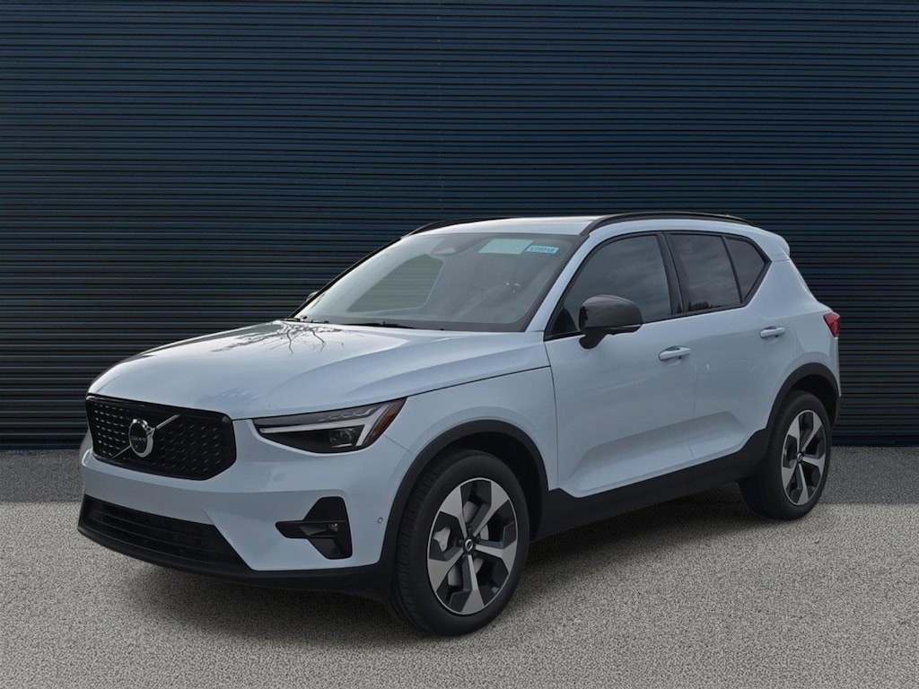Certified 2026 Volvo XC40 B5 Plus SUV