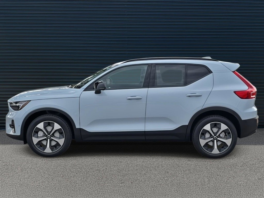 Certified 2026 Volvo XC40 B5 Plus SUV