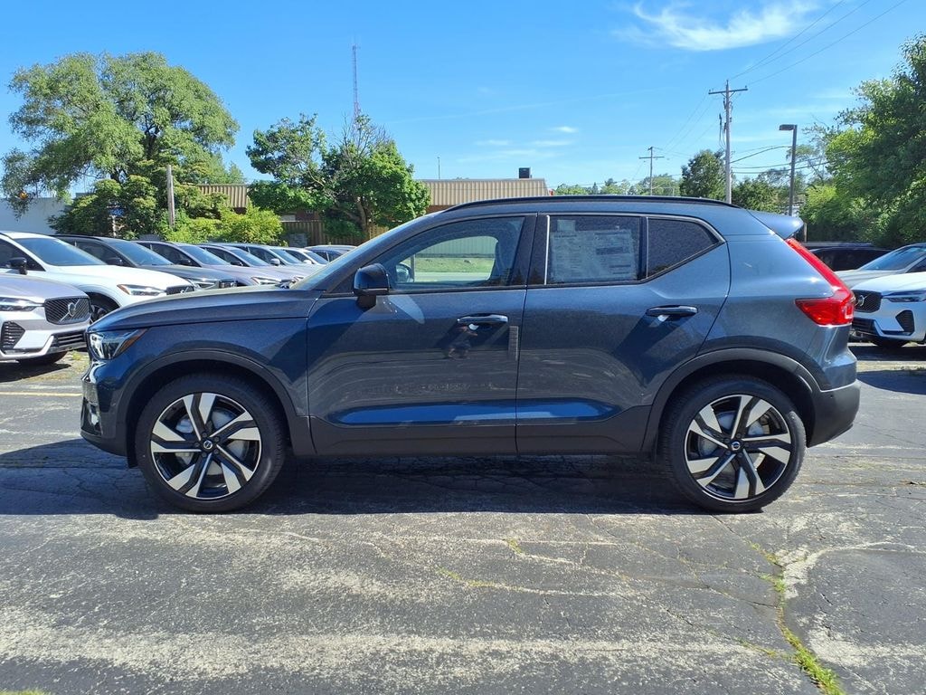 New 2026 Volvo XC40 B5 Plus SUV