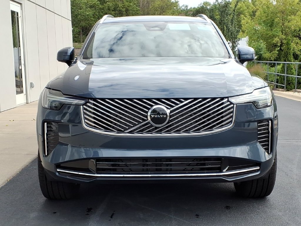 New 2027 Volvo XC90 B5 Core SUV
