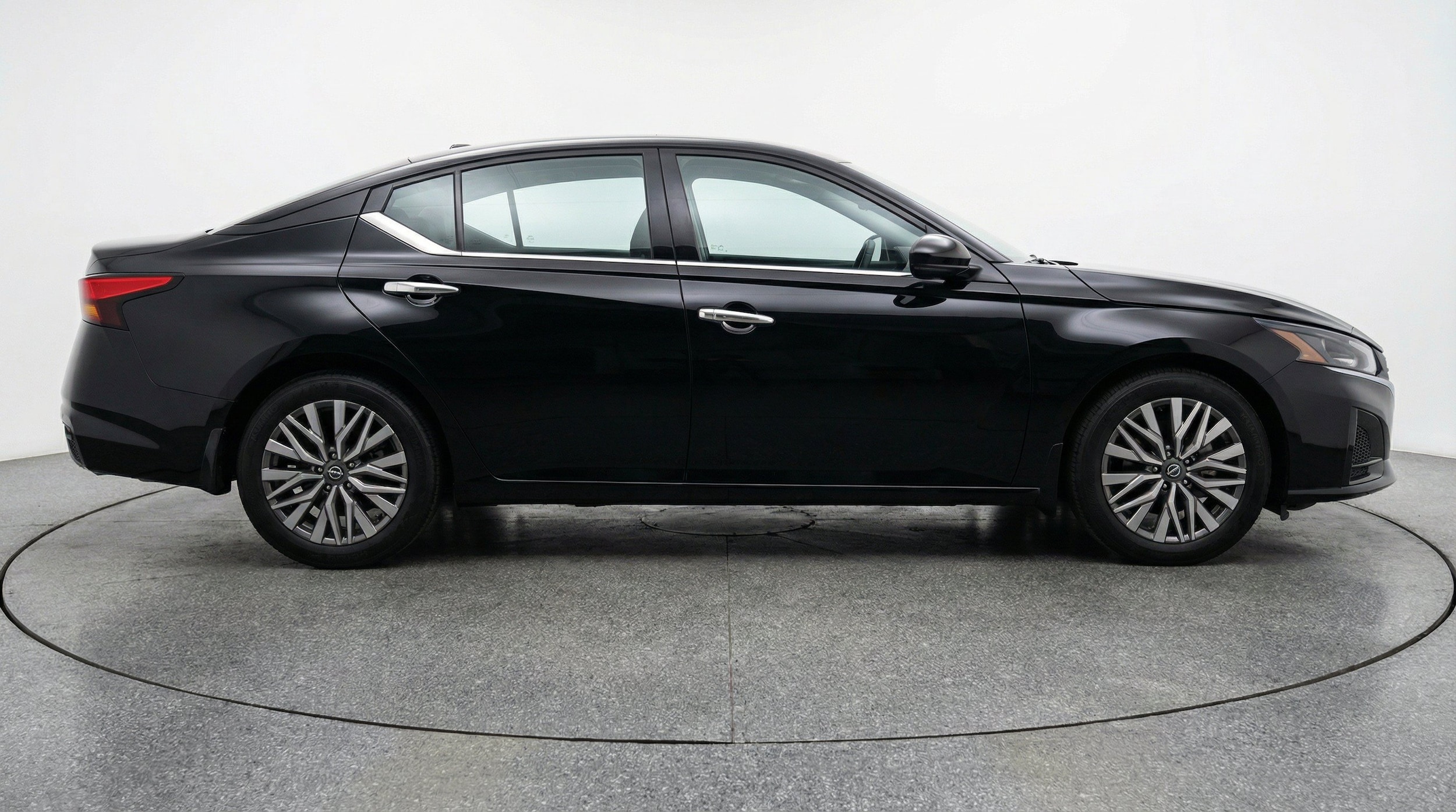 Thumbnail: 2025 Nissan Altima - 10