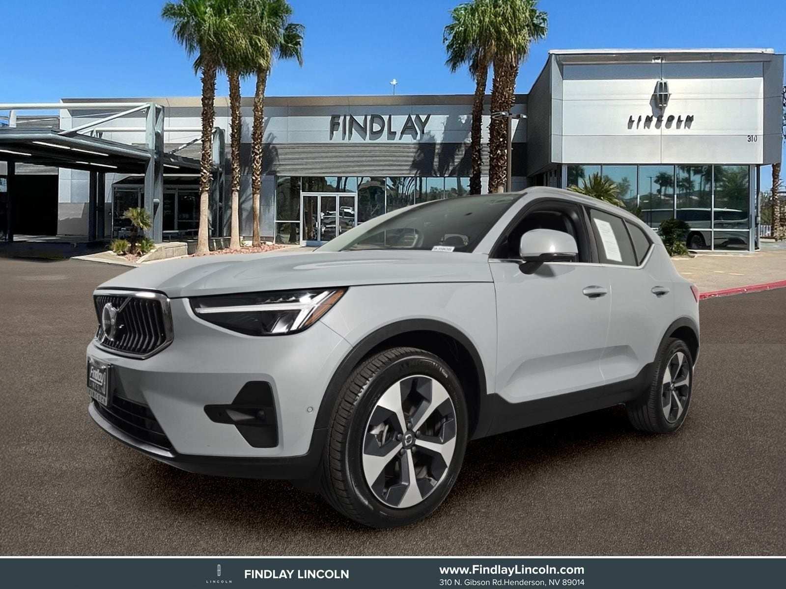 2025 Volvo XC40