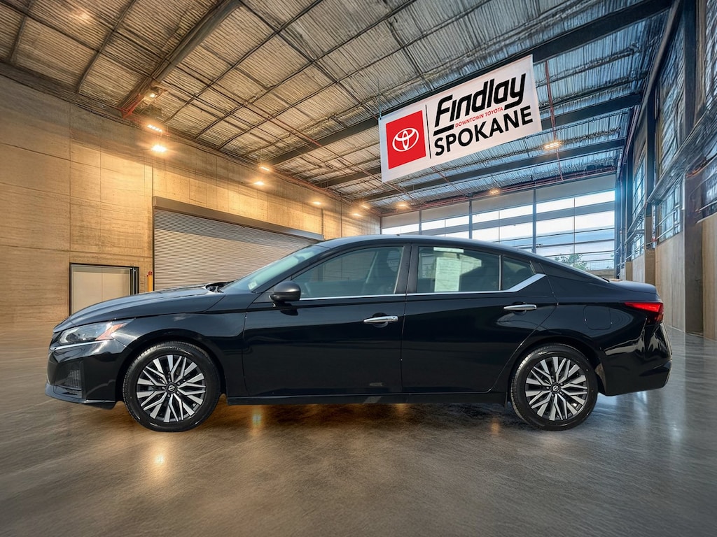 Used 2025 Nissan Altima SV Sedan