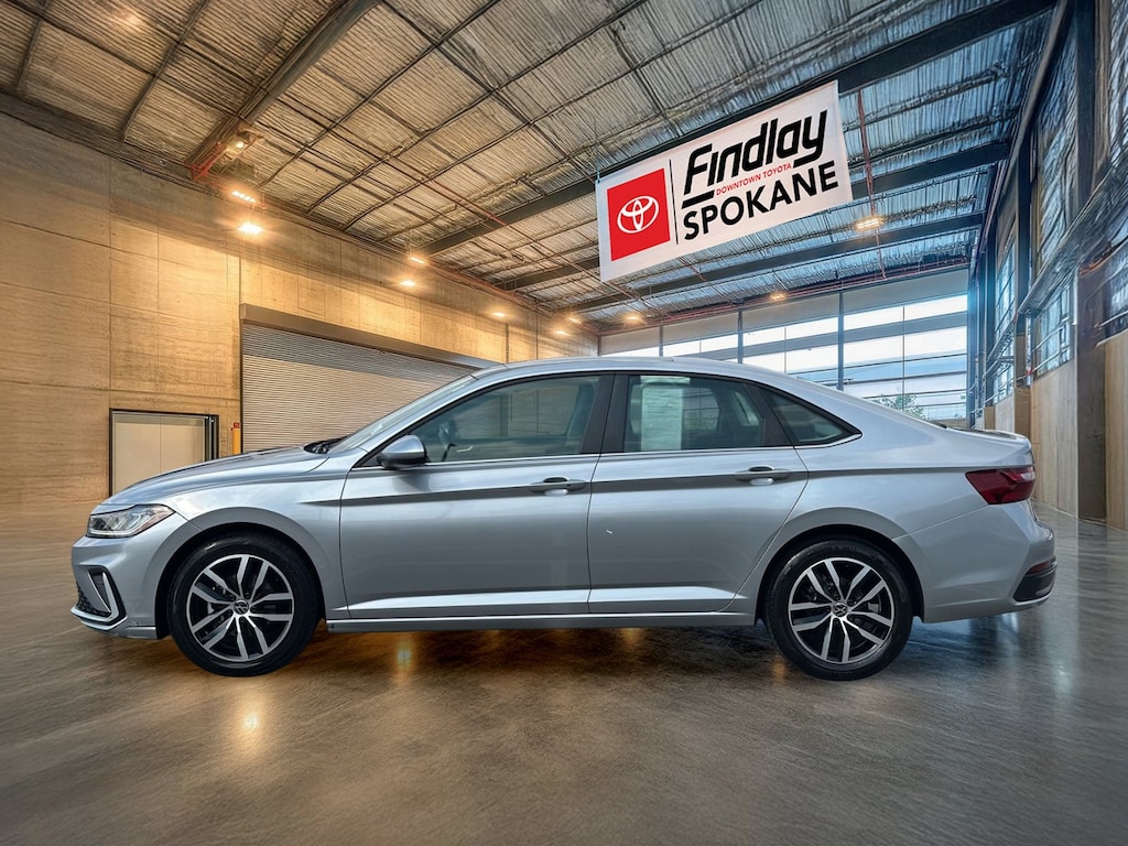 Used 2025 Volkswagen Jetta 1.5T SE Sedan