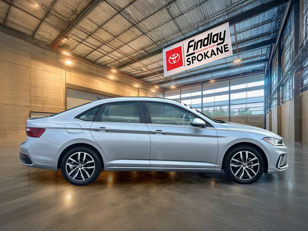 Used 2025 Volkswagen Jetta 1.5T SE Sedan