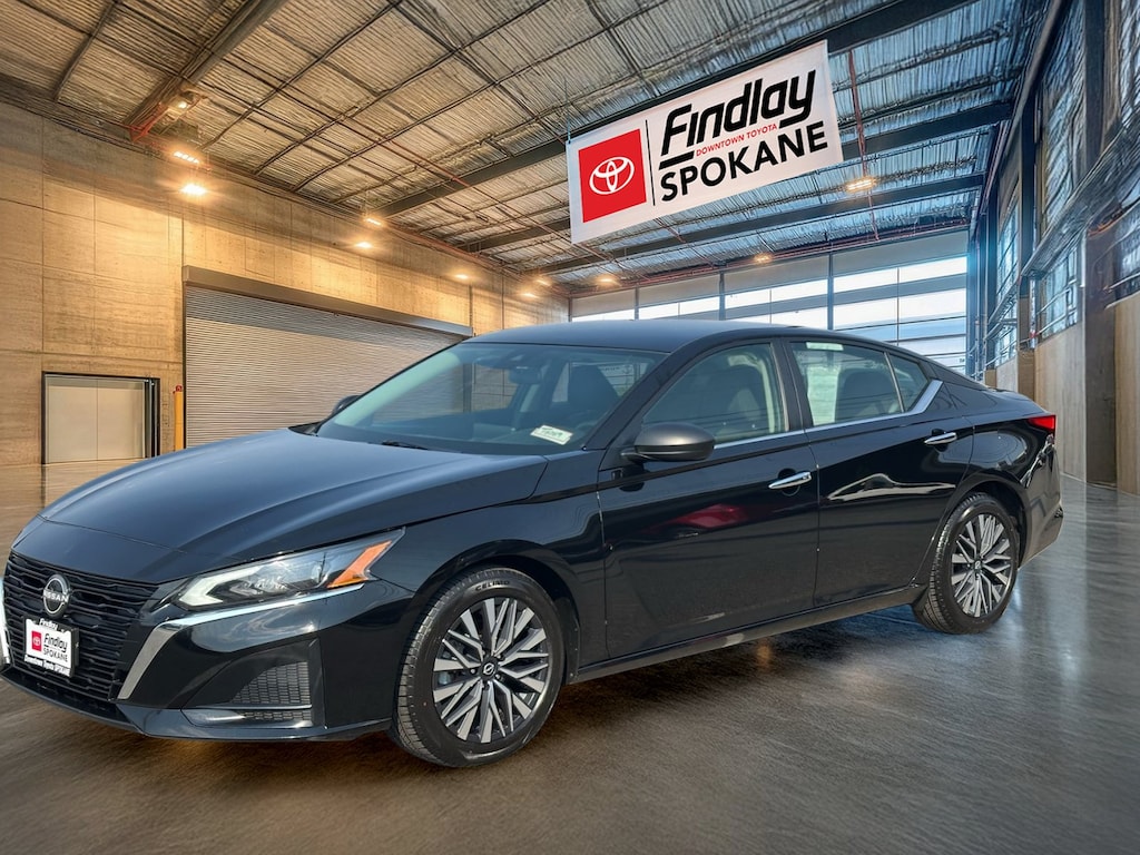 Used 2025 Nissan Altima SV Sedan