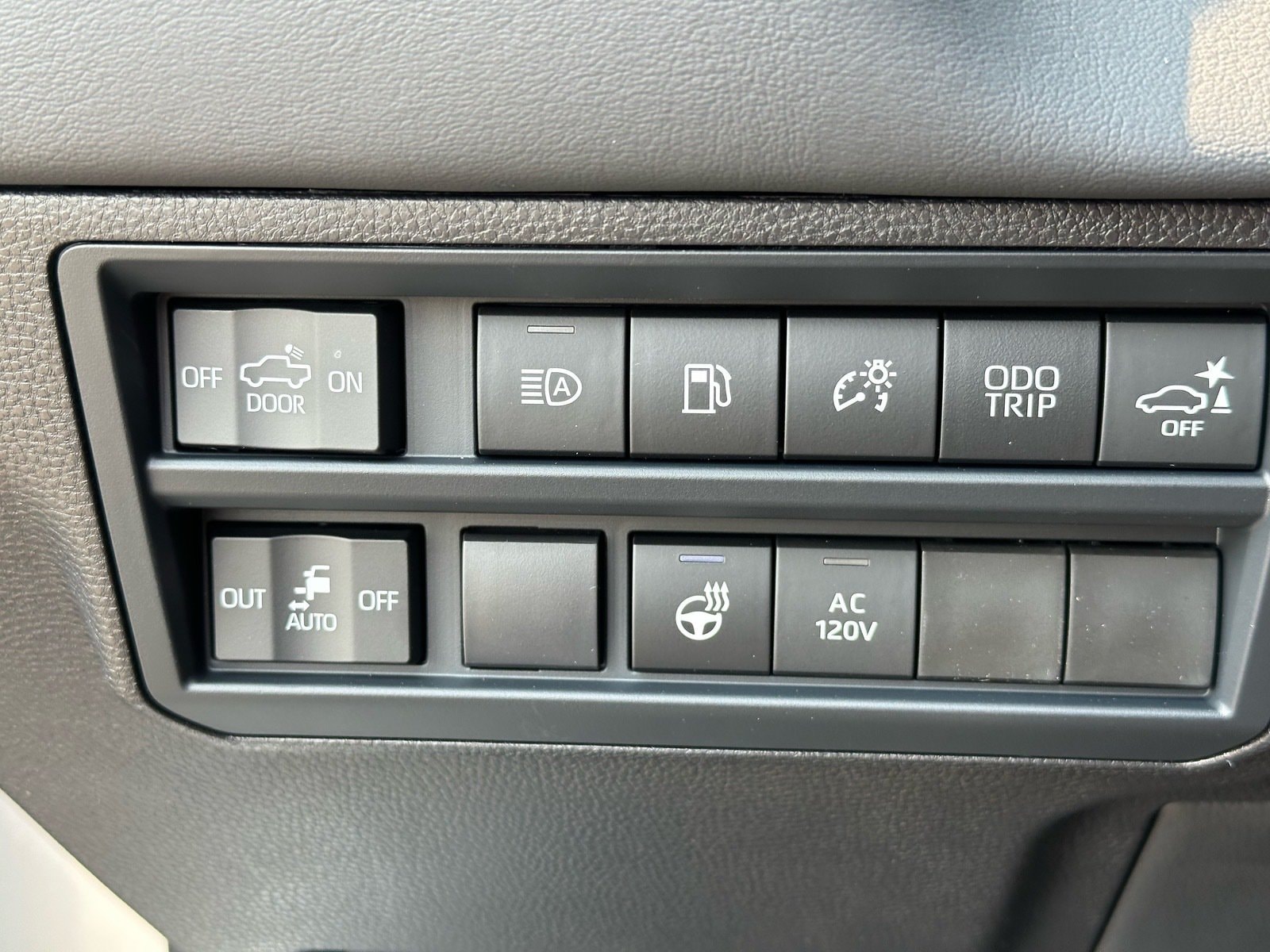 2026 Toyota Tundra Platinum - Photo 22