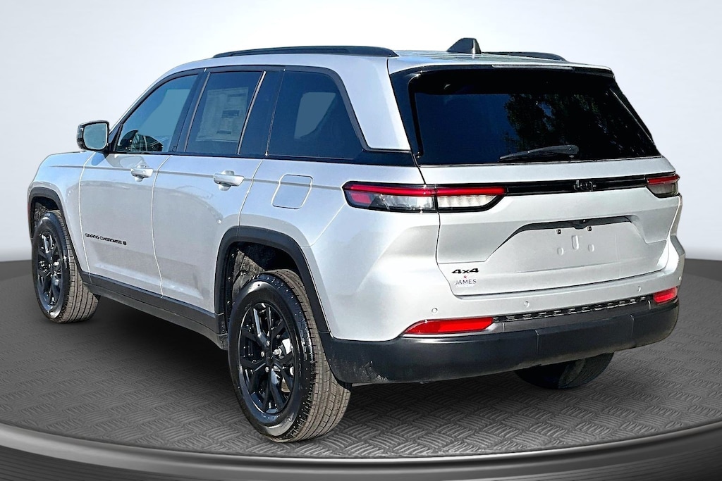 New 2026 Jeep Grand Cherokee LAREDO ALTITUDE 4X4 Sport Utility