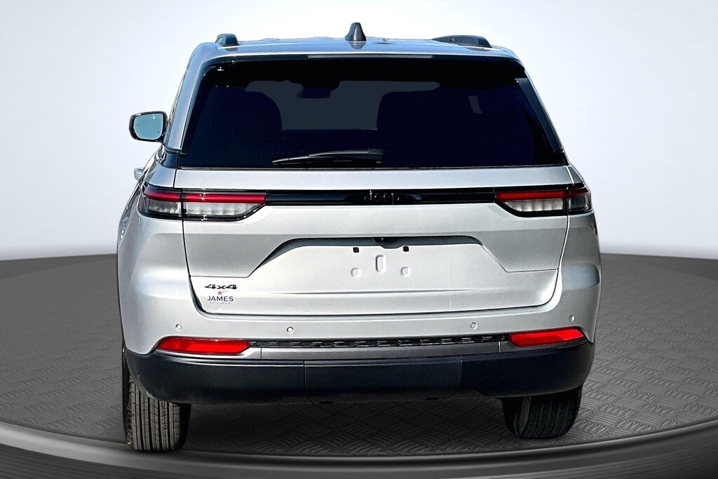New 2026 Jeep Grand Cherokee LAREDO ALTITUDE 4X4 Sport Utility