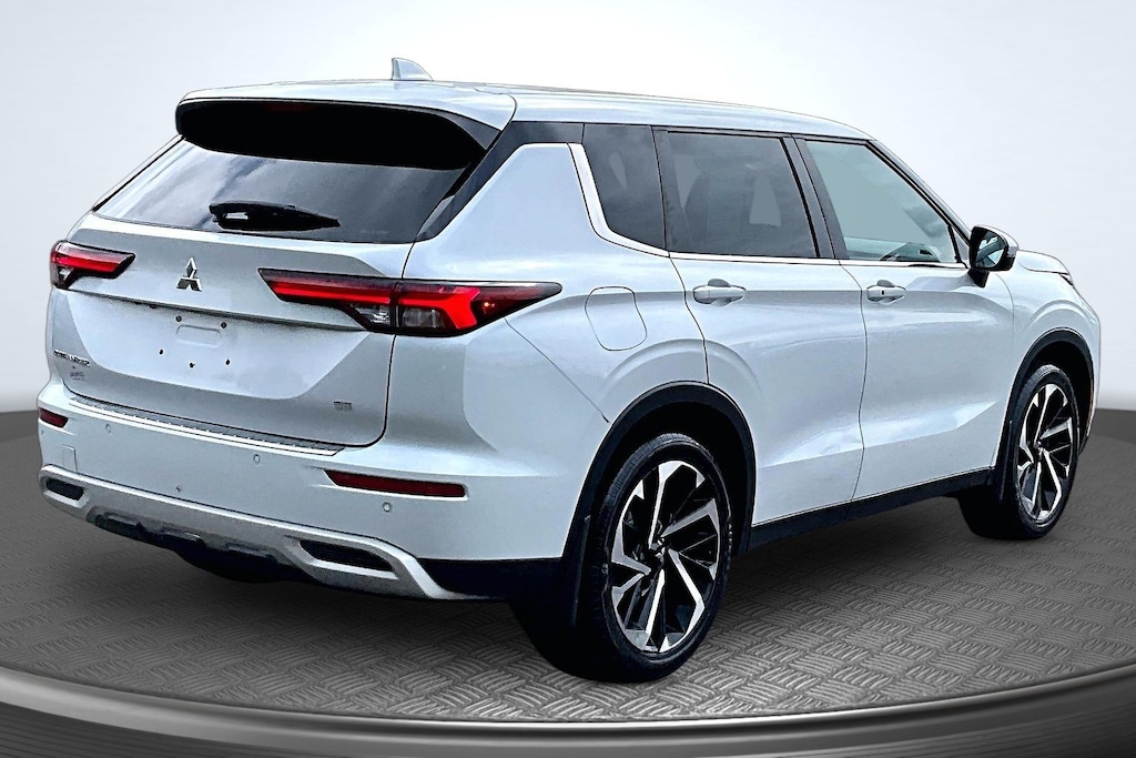 Used 2023 Mitsubishi Outlander SUV