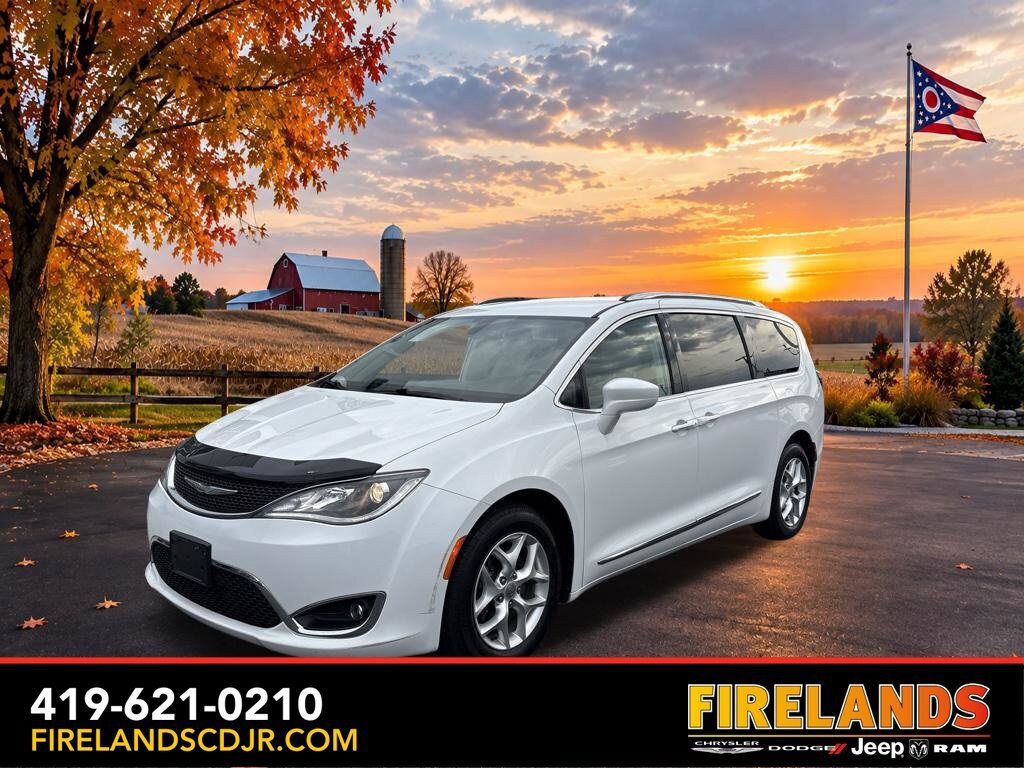 2017 Chrysler Pacifica Touring-L Plus