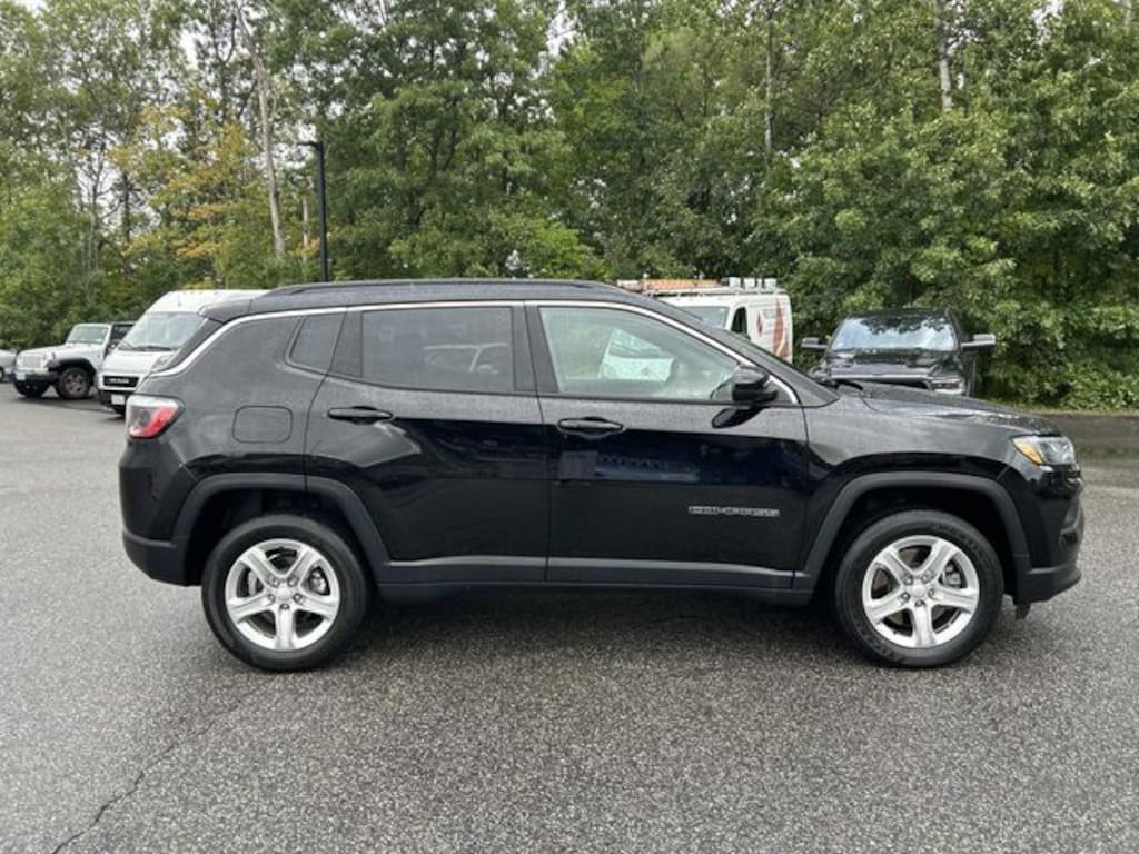 Used 2023 Jeep Compass Latitude SUV