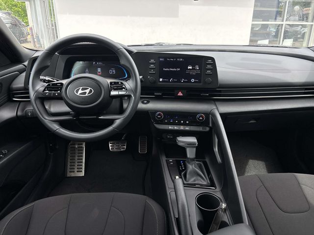 2025 Hyundai Elantra SEL - Photo 9