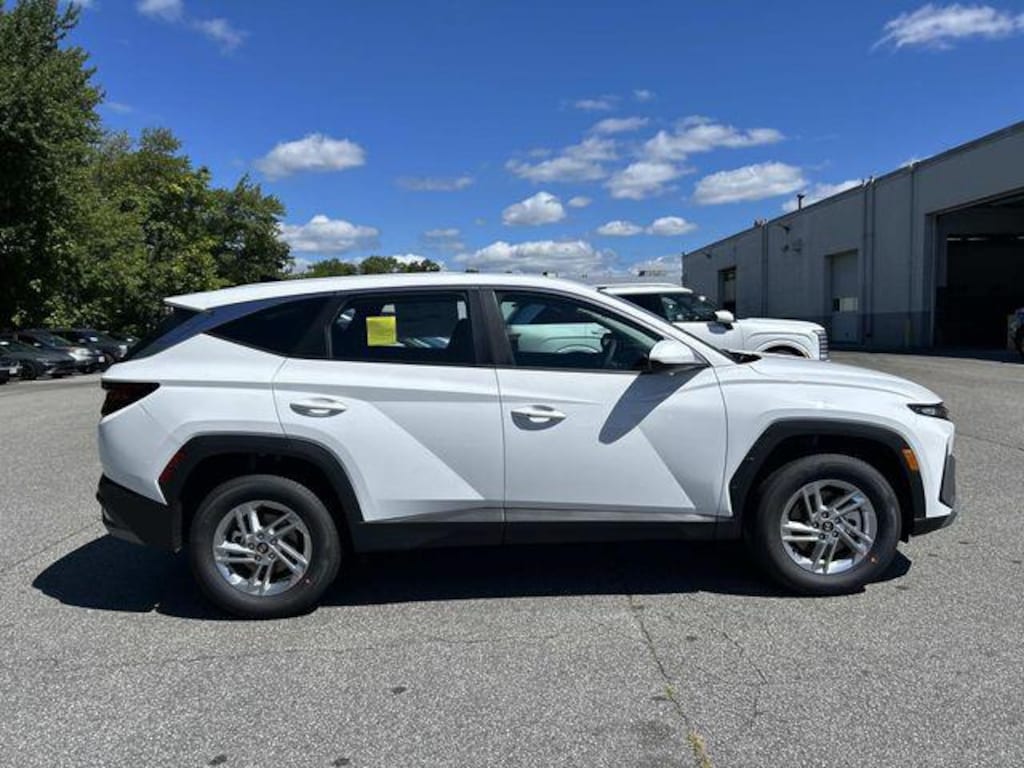 New 2026 Hyundai Tucson SE AWD SUV
