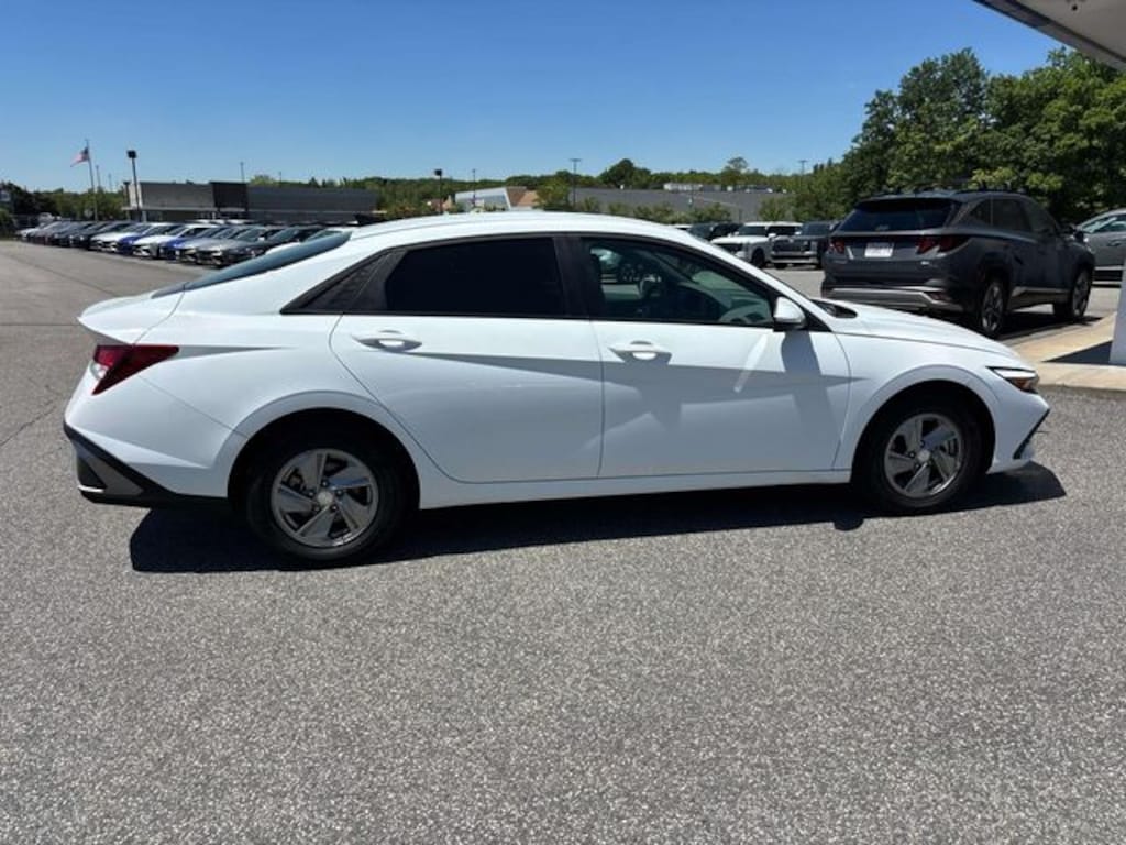 Certified 2025 Hyundai Elantra SE Sedan