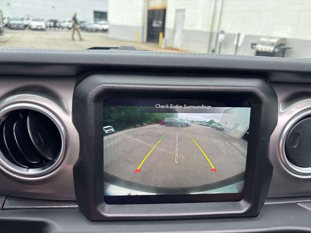 2023 Jeep Wrangler 4-Door Sahara - Photo 22