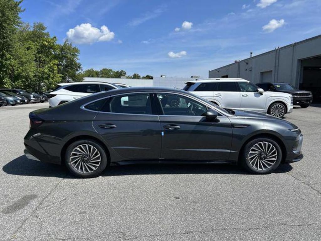 New 2026 Hyundai Sonata Hybrid SEL Sedan