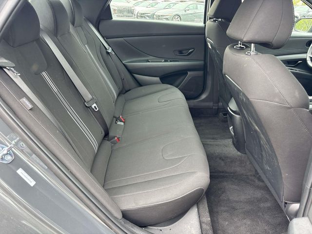 2025 Hyundai Elantra SEL - Photo 14