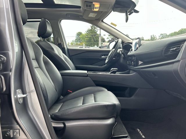 2022 Nissan Rogue SV - Photo 18