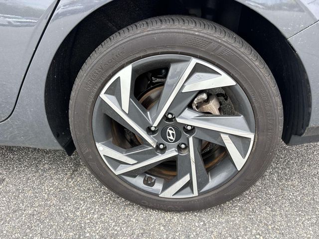 2025 Hyundai Elantra SEL - Photo 8