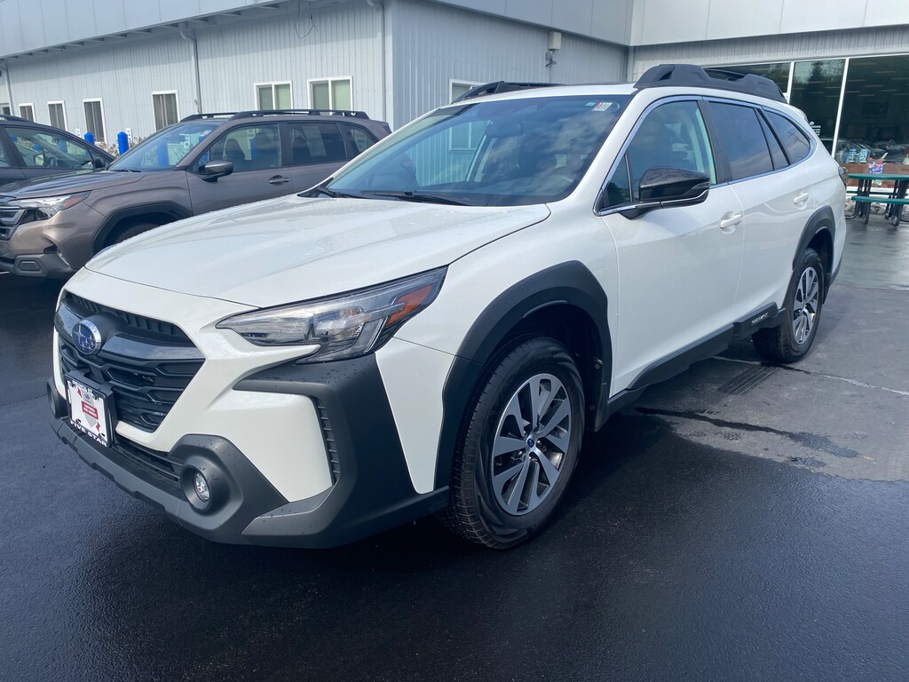 Used 2025 Subaru Outback Premium SUV